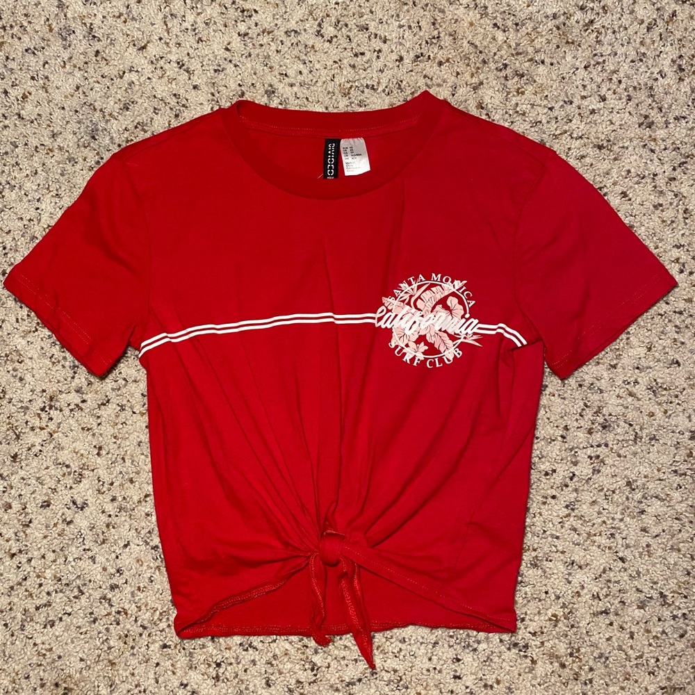 red cropped tie tee